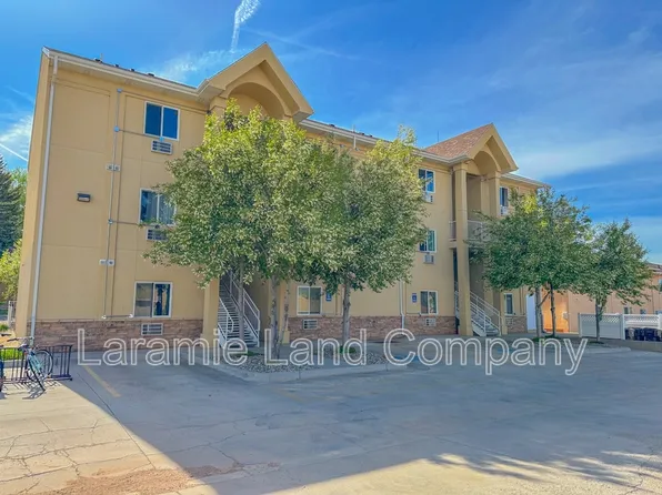 1157 N 17th St, Laramie, WY 82072