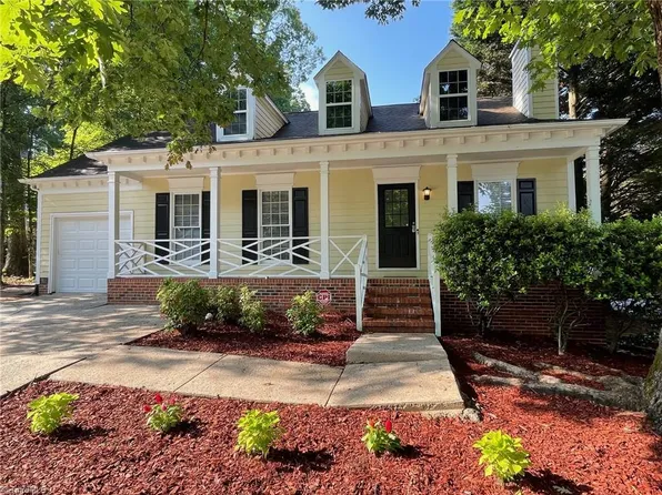 2 Whispering Ct, Greensboro, NC 27407