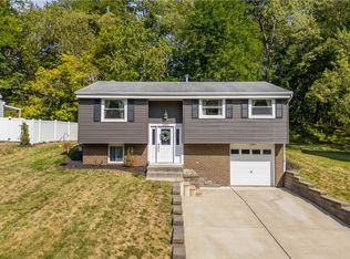 1885 Wallace Rd, South Park, PA 15129