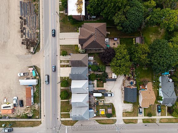 5th image of 1186 2nd Ave W