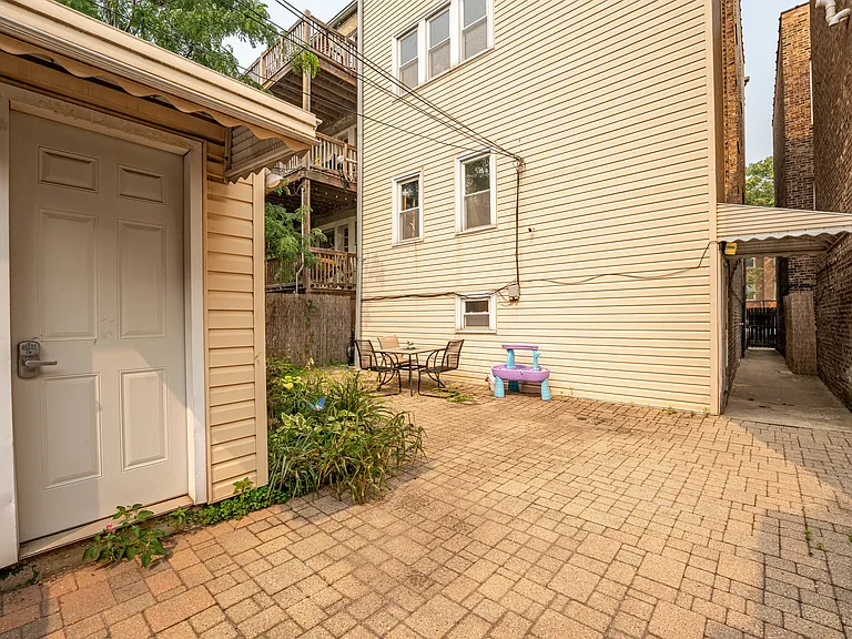 1012 N Oakley Blvd #G — Photo 14