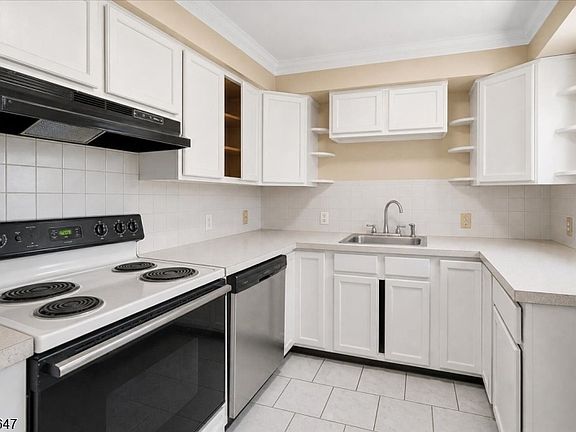 4th image of 89 Main St #2
