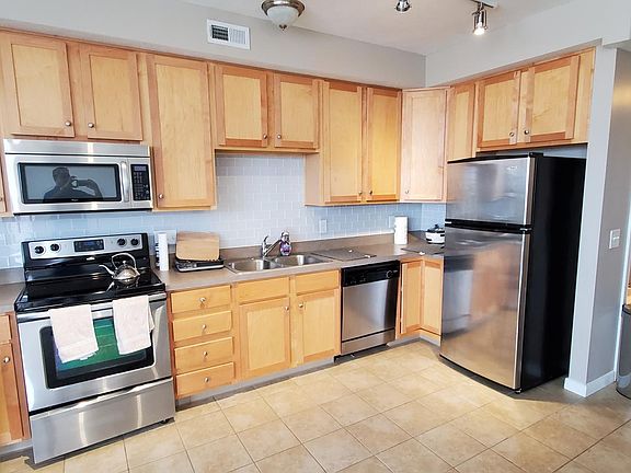 2nd image of 191 Vine St APT 226