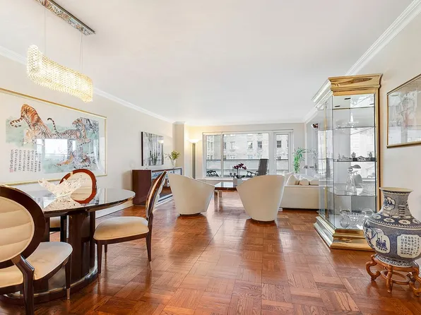 200 Central Park S APT 20G, Manhattan, NY 10019