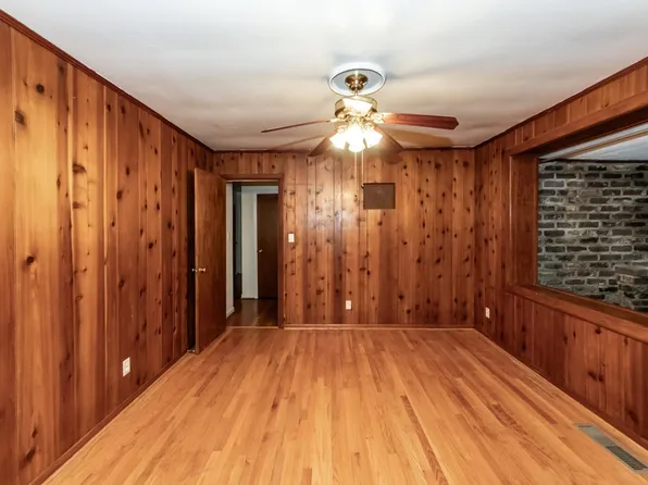 453 Wade Hampton Dr, Charleston, SC 29412