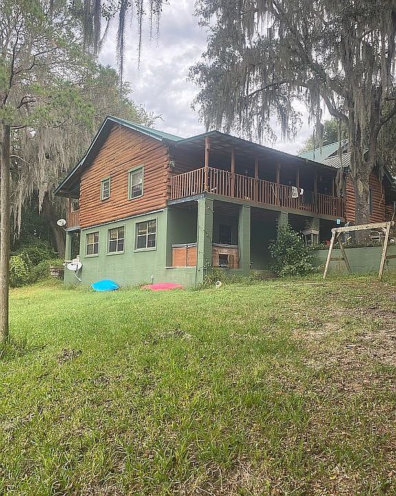 1st image of 216 Lakeview Dr