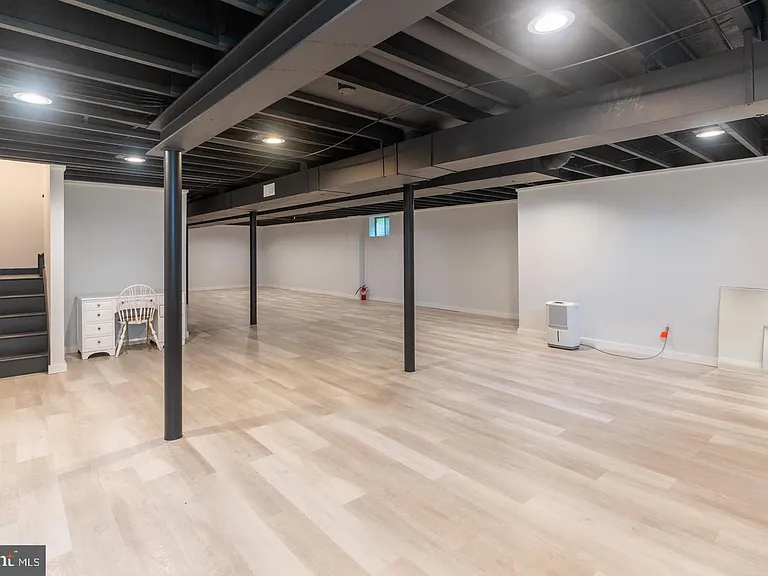 56 W Windrose Dr — Photo 34