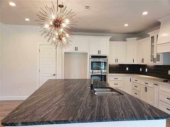 3rd image of 1320 Little Osage Ln