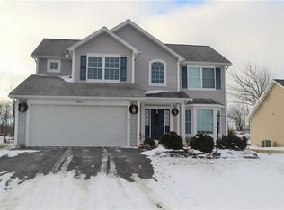 6403 Sunray Crest Dr, Victor, NY 14564