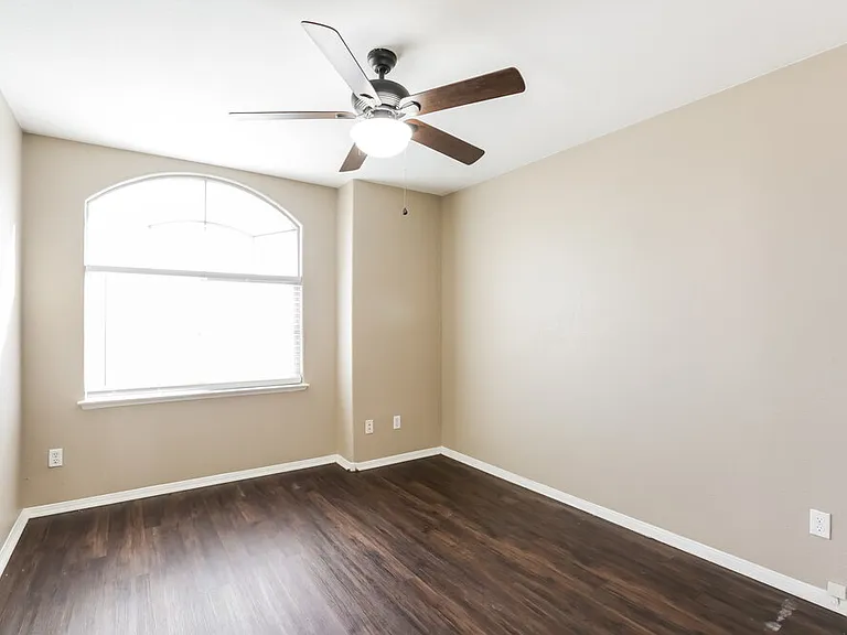 2317 Homeland St — Photo 14