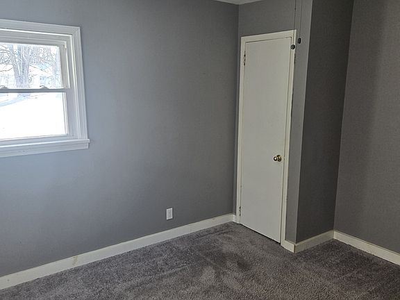 4th image of 315 Clinton Ave