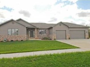 160 Lazy Lake Dr, Fall River, WI 53932