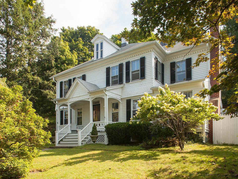 House front covered porch