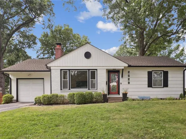 2529 W 89th St, Leawood, KS 66206