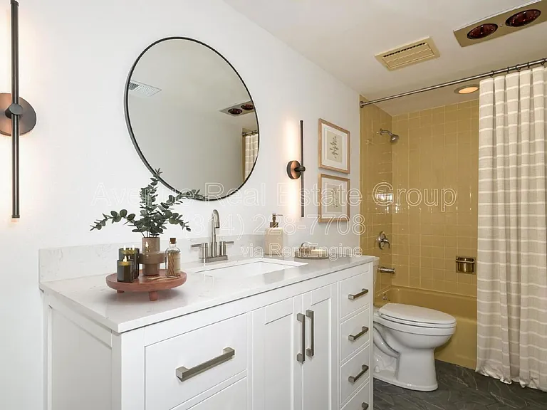 590 Sarah Ln #301 — Photo 11