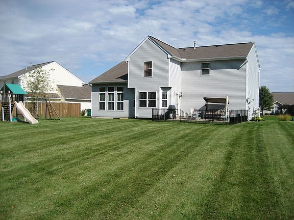 2nd image of 2271 Ferndown Dr