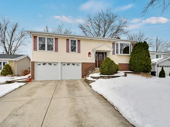 534 Cottonwood Cir, Bolingbrook, IL 60440