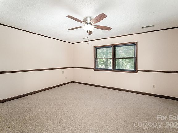 4th image of 531 Whittington Pl