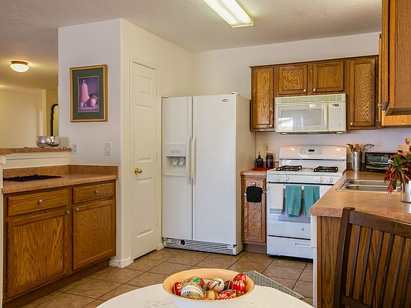 4th image of 10315 Vendaval Ave NW