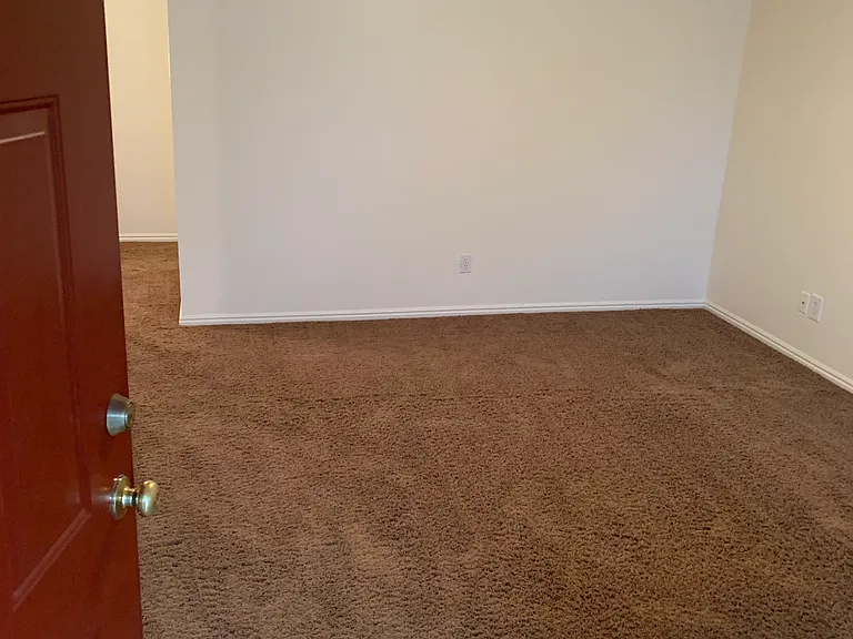 1441 S Main St — Photo 27