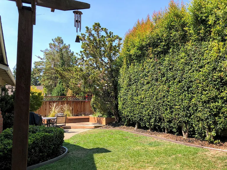 21044 Lauretta Dr — Photo 20