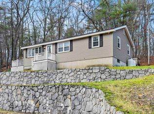 61 Auburn Rd, Londonderry, NH 03053