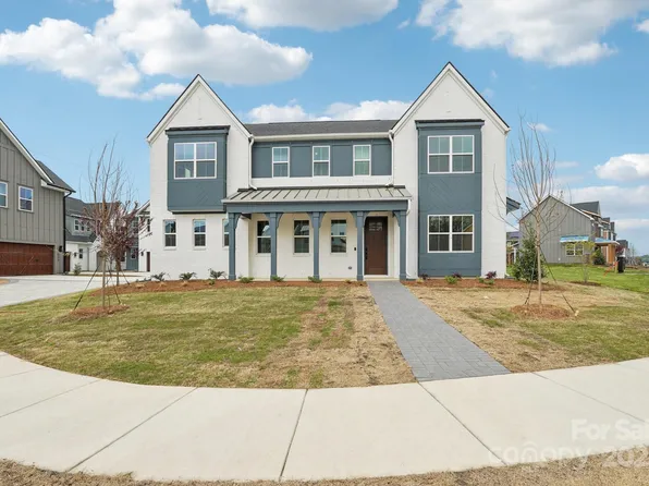 808 Terra Dr, Tega Cay, SC 29708