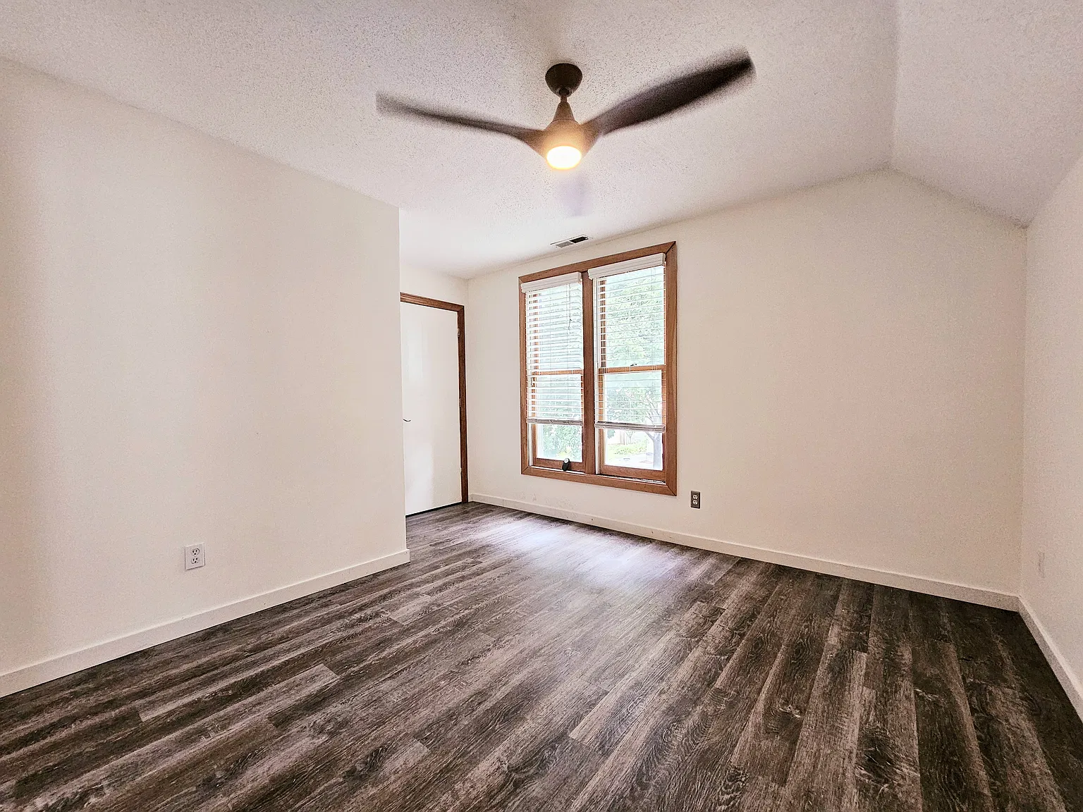 2 bed, 800 sqft, $1,875 — Photo 3