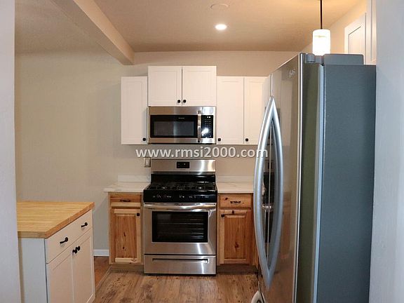 5th image of 1217 Columbia Dr NE