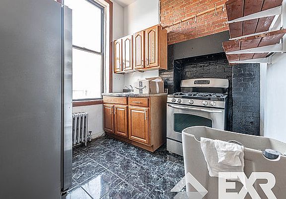 3rd image of 234 Meserole St #5