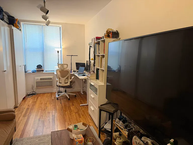 217 E 89th St #1A — Photo 3