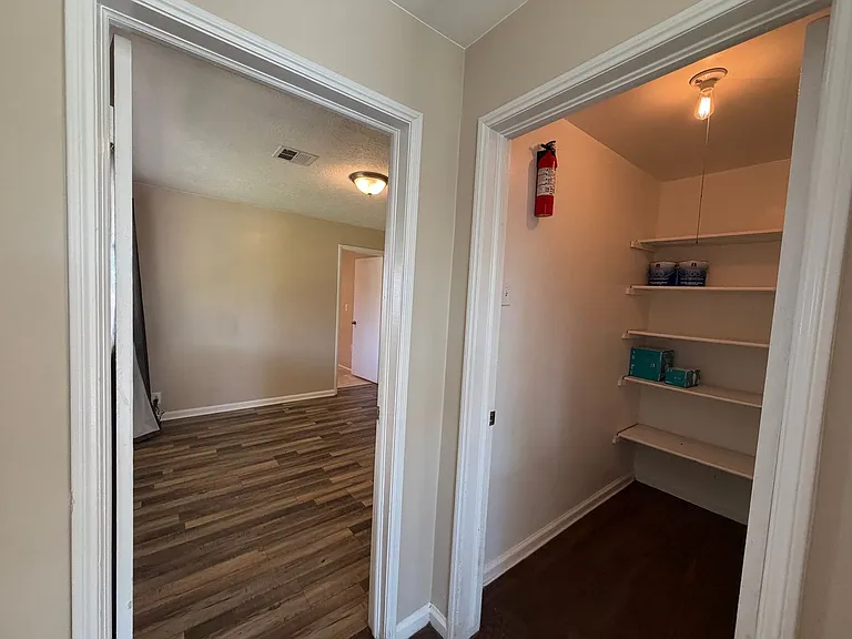 337 W 200 N — Photo 11