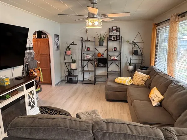 2503 Olive St, Saint Joseph, MO 64507