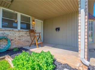 1006 NW 20th St, Moore, OK 73160