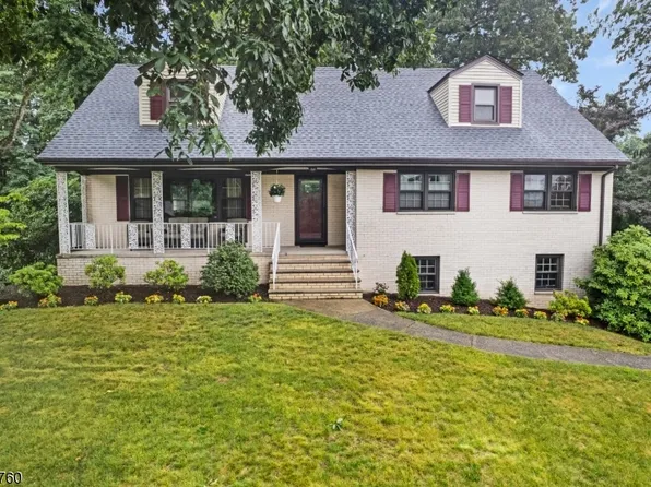 4 Cypress Ave, North Caldwell Boro, NJ 07006