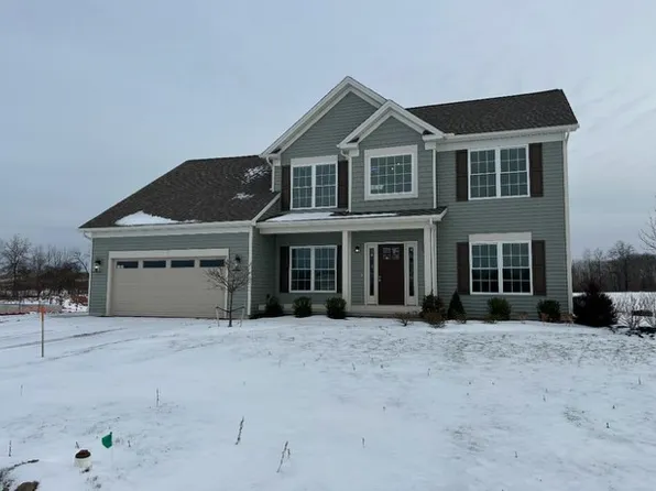 155 Jade Creek Dr, Greece, NY 14468