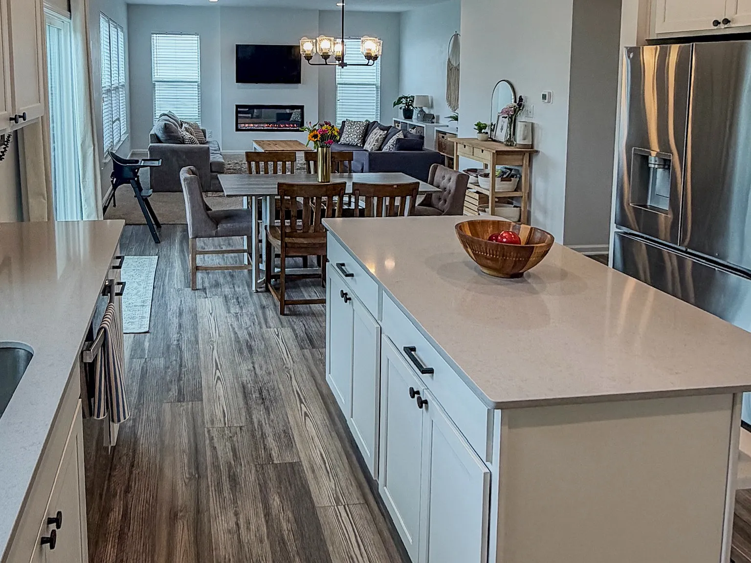 5 bed, 2957 sqft, $2,800 — Photo 2