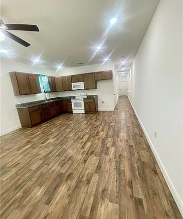 4th image of 4317 Urquhart St