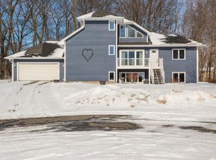 2711 Piper Ridge Ln, Excelsior, MN 55331