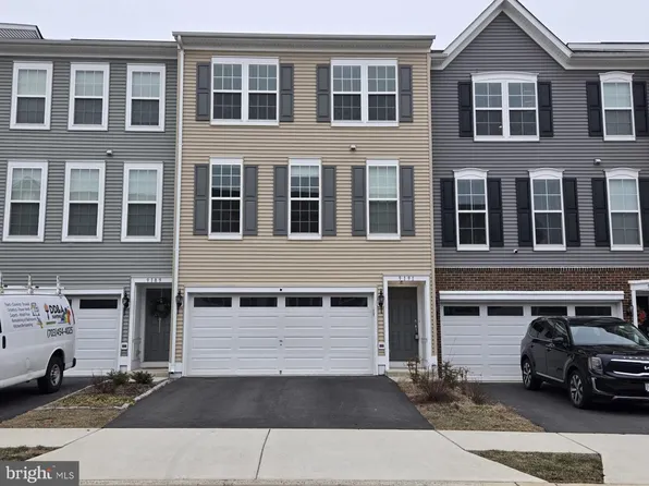 9191 Wyche Knoll Ln, Manassas, VA 20110
