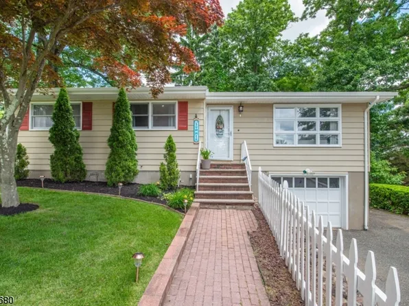 4 Sweetbriar Rd, Rockaway Boro, NJ 07866