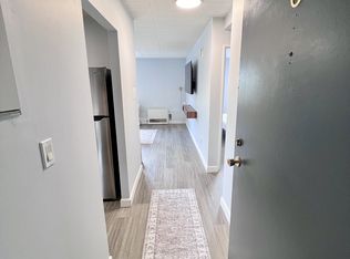 180 Tecumseh Rd E #6, Windsor, ON N8X2P8