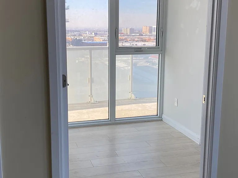 7895 Jane St #713 — Photo 15