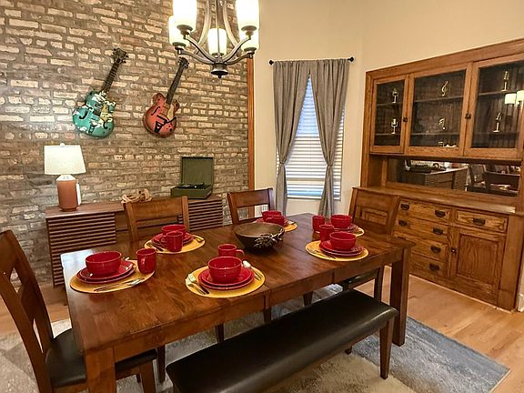 4th image of 2823 N Whipple St #2