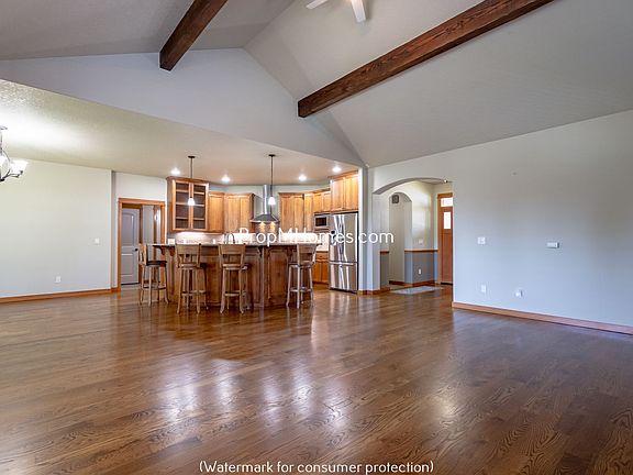 5th image of 1482 N Elm St