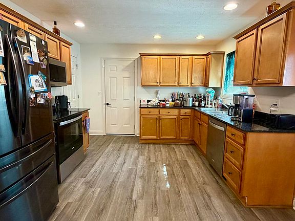 5th image of 104 Ruby Ct