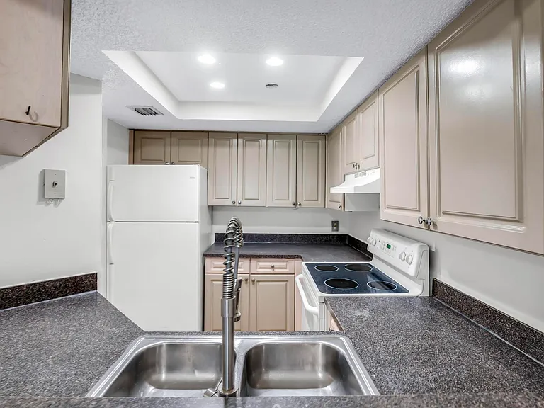 5200 NW 31st Ave #96 — Photo 8
