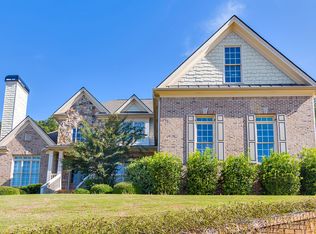 5024 Glen Forrest Dr, Flowery Branch, GA 30542