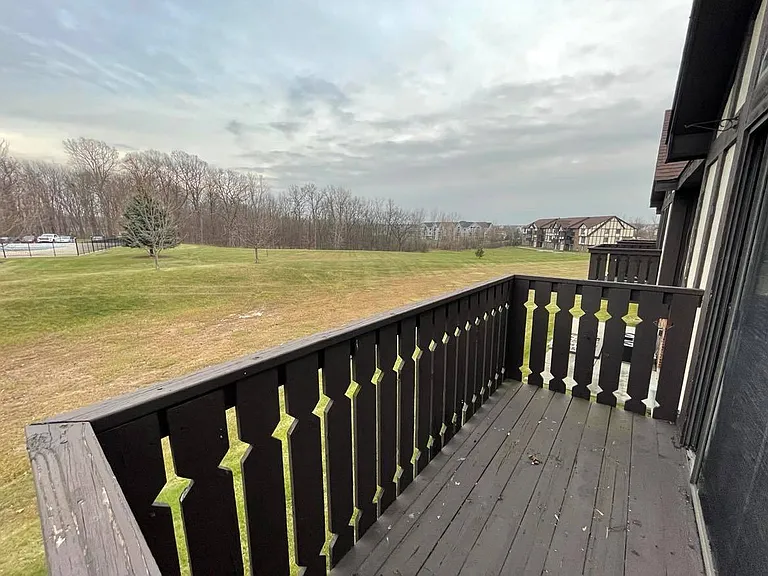Thornridge Apartments — Photo 129