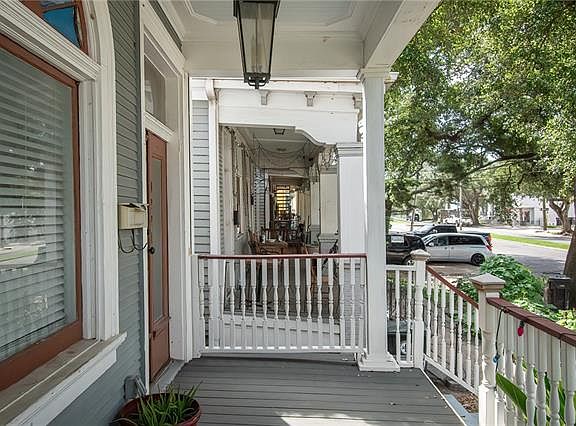 5th image of 3221 Banks St